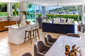 Full-size fridge, microwave, stovetop, dishwasher