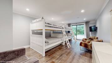 3 bedrooms, WiFi, bed sheets