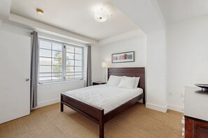 2 chambres, fer et planche à repasser, accès Internet, draps fournis