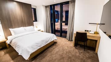 Quarto casal standard | 1 quarto, escrivaninha, quartos à prova de som, Wi-Fi de cortesia