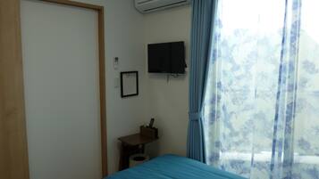Twin Room B, Shared Bathroom (Nearest Station: JR Funabashi St. / Keisei Funabashi St.) | Soundproofing, iron/ironing board, free WiFi