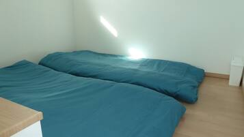 Loft House B (Nearest Station: JR Funabashi St. / Keisei Funabashi St.) | 1 bedroom, soundproofing, iron/ironing board, free WiFi