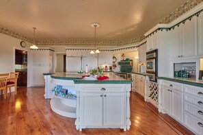 Interior -  Sierra Disabled Listing (Sonora)