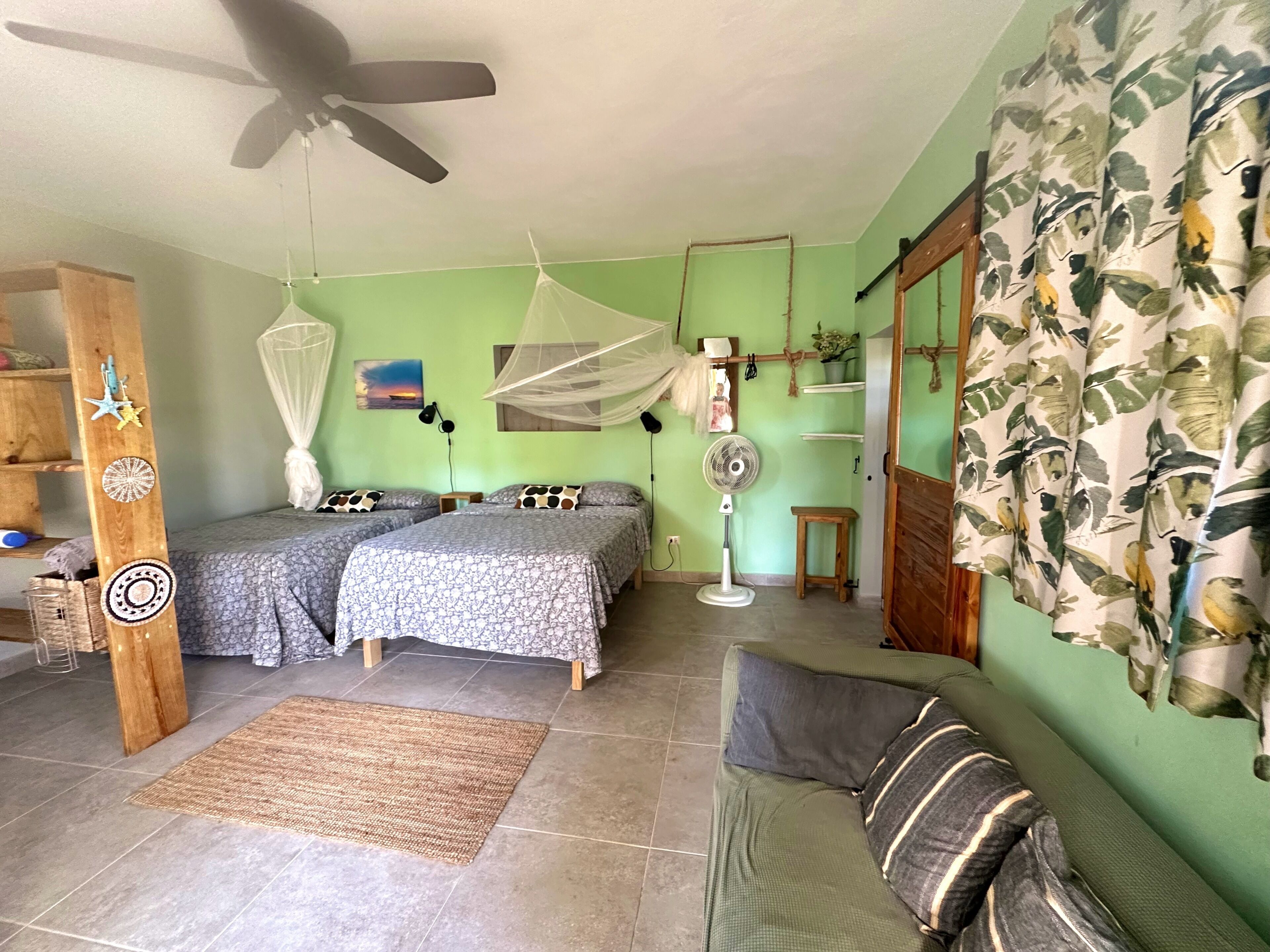3 bedrooms, desk, free WiFi, bed sheets