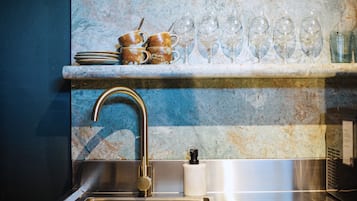 1 bedroom, Egyptian cotton sheets, premium bedding, pillow-top beds