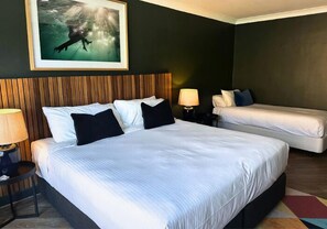 Family Triple Room | Egyptian cotton sheets, premium bedding, pillowtop beds, blackout drapes - The Blue Hotel Bondi (Bondi Beach)