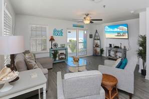 TV - Swim Spa, Private Patio ~ Good Day Sunshine (Mexico Beach)