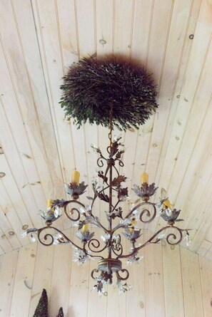 Interior detail - Mentone Dreams Suite at The Hatter Cafe' and Country Inn
Breakfast included (Mentone)