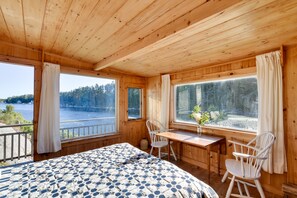 4 bedrooms, travel crib, internet, bed sheets