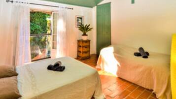 6 habitaciones, tabla de planchar con plancha, cuna de viaje y wifi