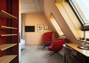 Comfort Room (wheelchair accessible) | Premium bedding, individually decorated, individually furnished - Hotel Miano by Limehome (Munich)