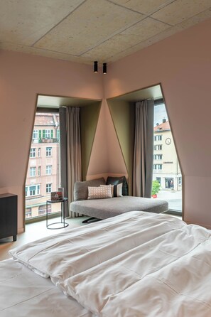 Queen Room | 高档床上用品、特色装修、特色家居、遮光窗帘