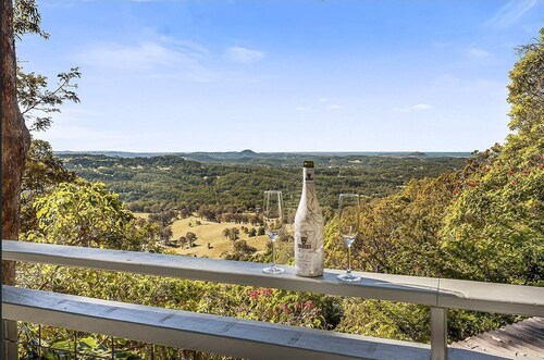 Potters Place Montville with Hinterland Views, Deck, Fireplace