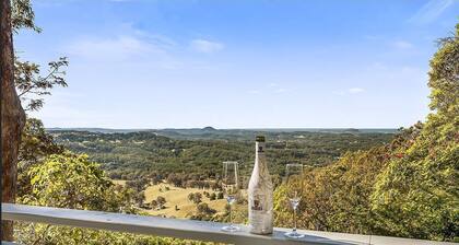 Potters Place Montville with Hinterland Views, Deck, Fireplace