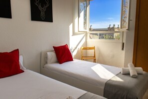 3 habitaciones, tabla de planchar con plancha y wifi gratis 