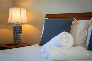 1 bedroom, iron/ironing board, internet, bed sheets