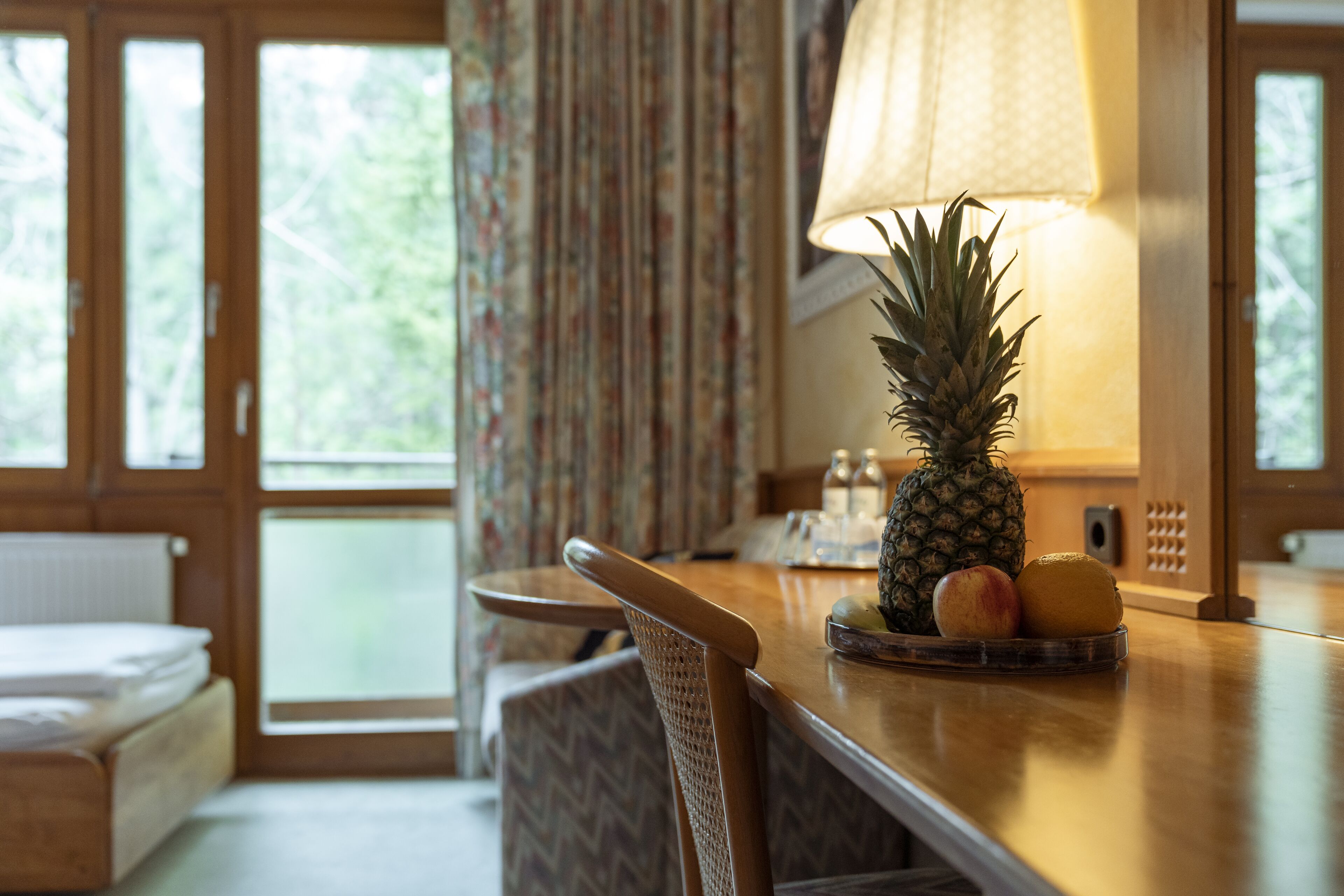 Habitación Confort con 1 cama doble o 2 individuales, vistas a la montaña | Caja fuerte, escritorio, espacio para trabajar con un portátil