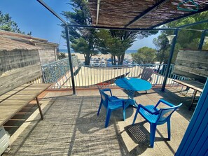 Chambre double, côté mer | Terrasse/Patio