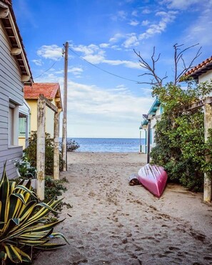 På stranden