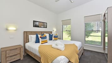 2 bedrooms, iron/ironing board, Internet