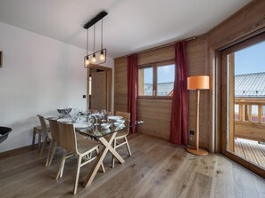Dining - Spacious apartment in Courchevel with parking and pets allowed (Courchevel 1650)
