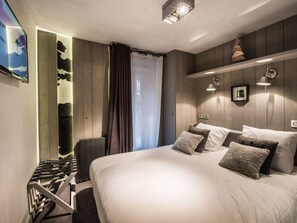 2 bedrooms, free WiFi, bed sheets - Stylish apartment in Moriond center, up to 6 people (Courchevel 1650)