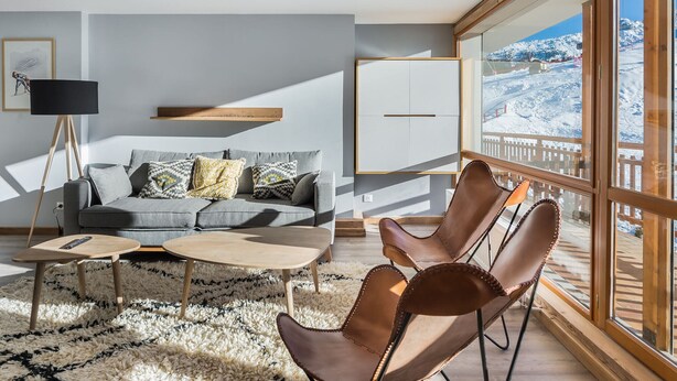 TV - Renovated apartment for 6, direct piste access, terrace, WIFI in Courchevel (Courchevel 1650)
