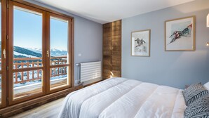1 bedroom, WiFi (free), bed sheets - Renovated apartment for 6, direct piste access, terrace, WIFI in Courchevel (Courchevel 1650)