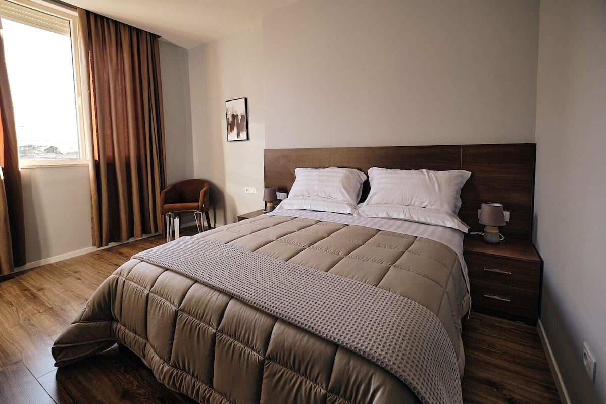 Comfort Double or Twin Room | Frette Italian sheets, premium bedding, memory foam beds, desk