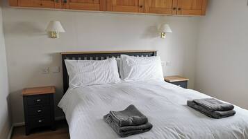 3 bedrooms, iron/ironing board, travel crib, free WiFi