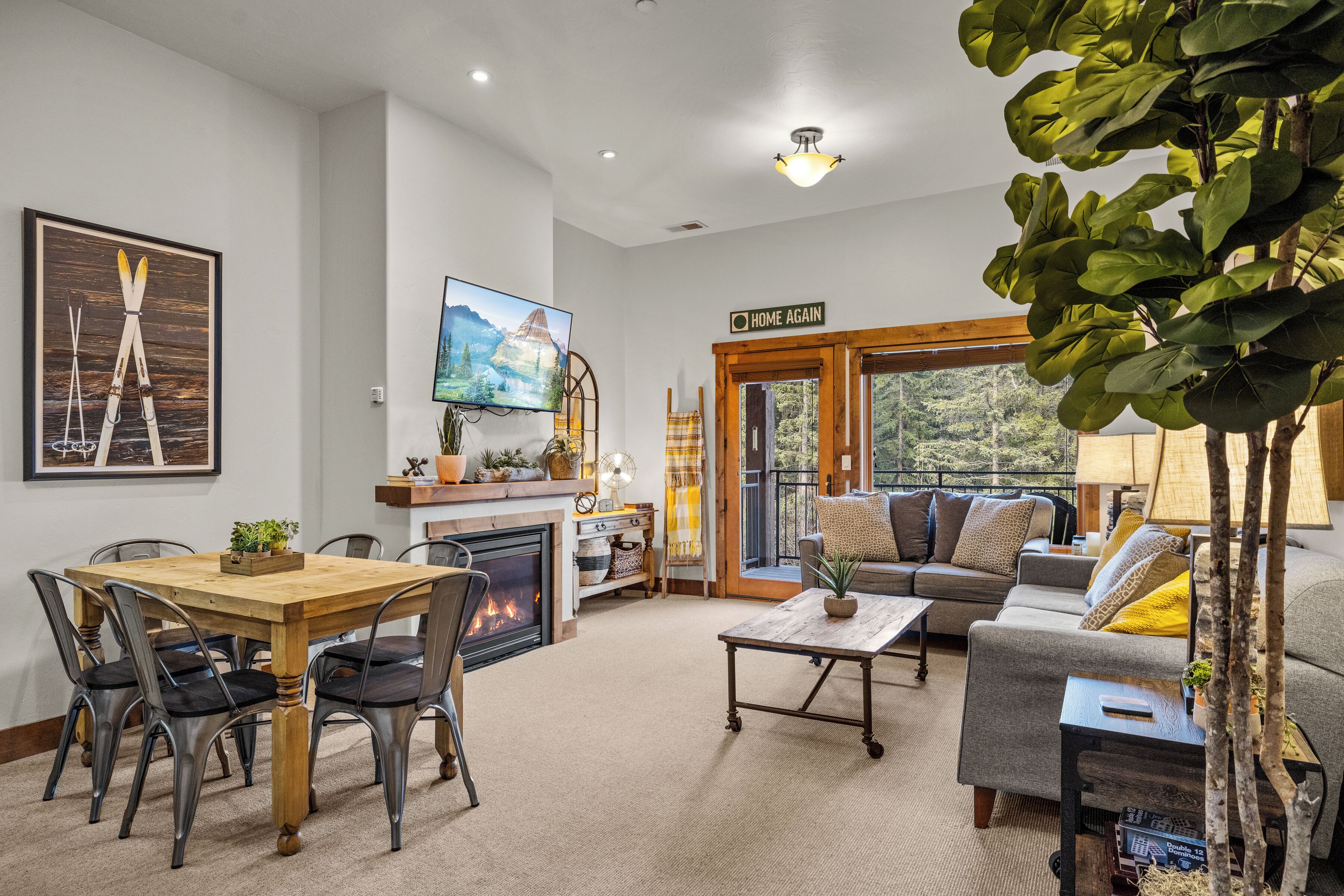 Télévision, cheminée