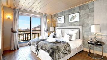 4 bedrooms, free WiFi, bed sheets