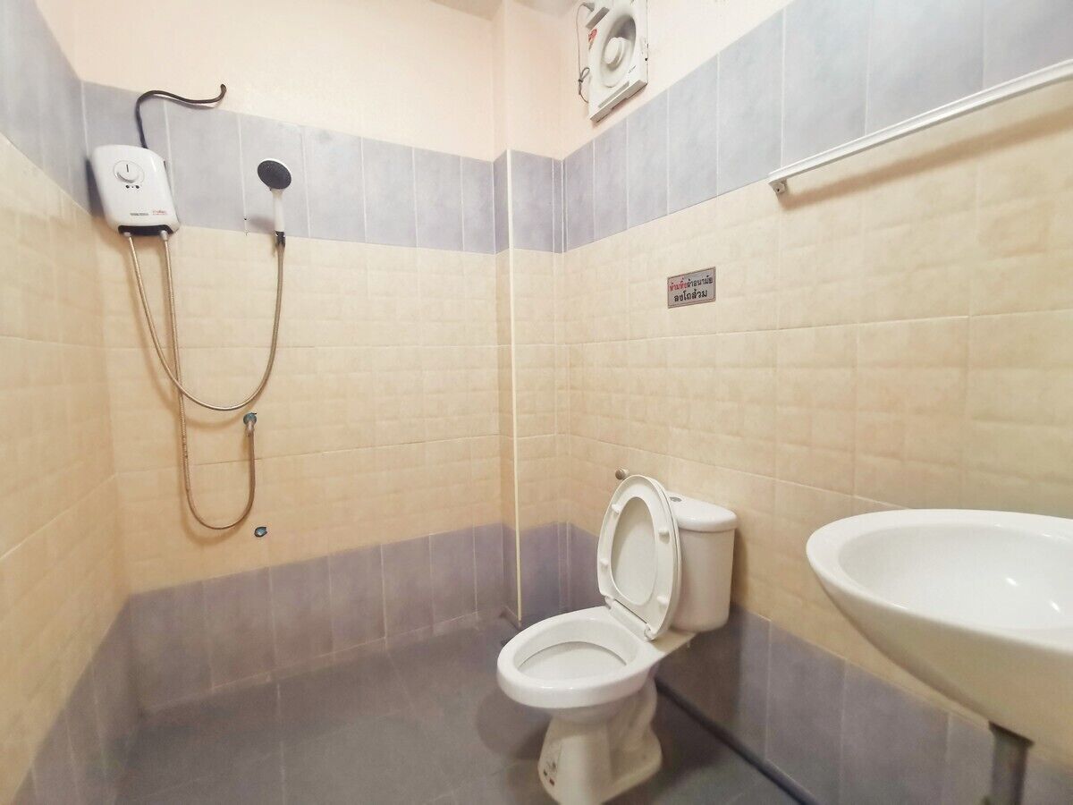Standard King Room | ห้องน้ำ | ฝักบัว, ผ้าเช็ดตัว