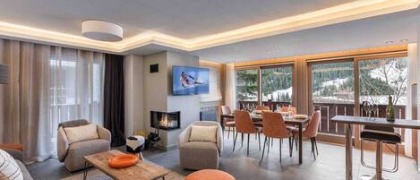 Fernseher, Kamin, DVD-Player