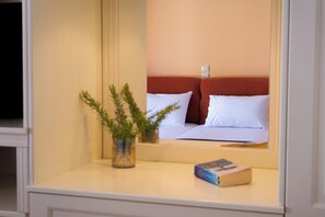 1 soverom, safe på rommet, strykejern/-brett og reiseseng for barn