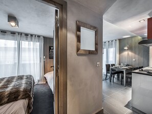 1 bedroom, free WiFi, bed sheets - Cozy apartment in Courchevel with spacious bedroom and parking (Courchevel 1650)