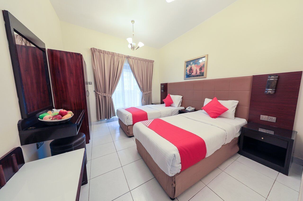 Habitació amb dos llits individuals, vistes a la ciutat | Escriptori, habitacions insonoritzades, wifi gratuïta i roba de llit 