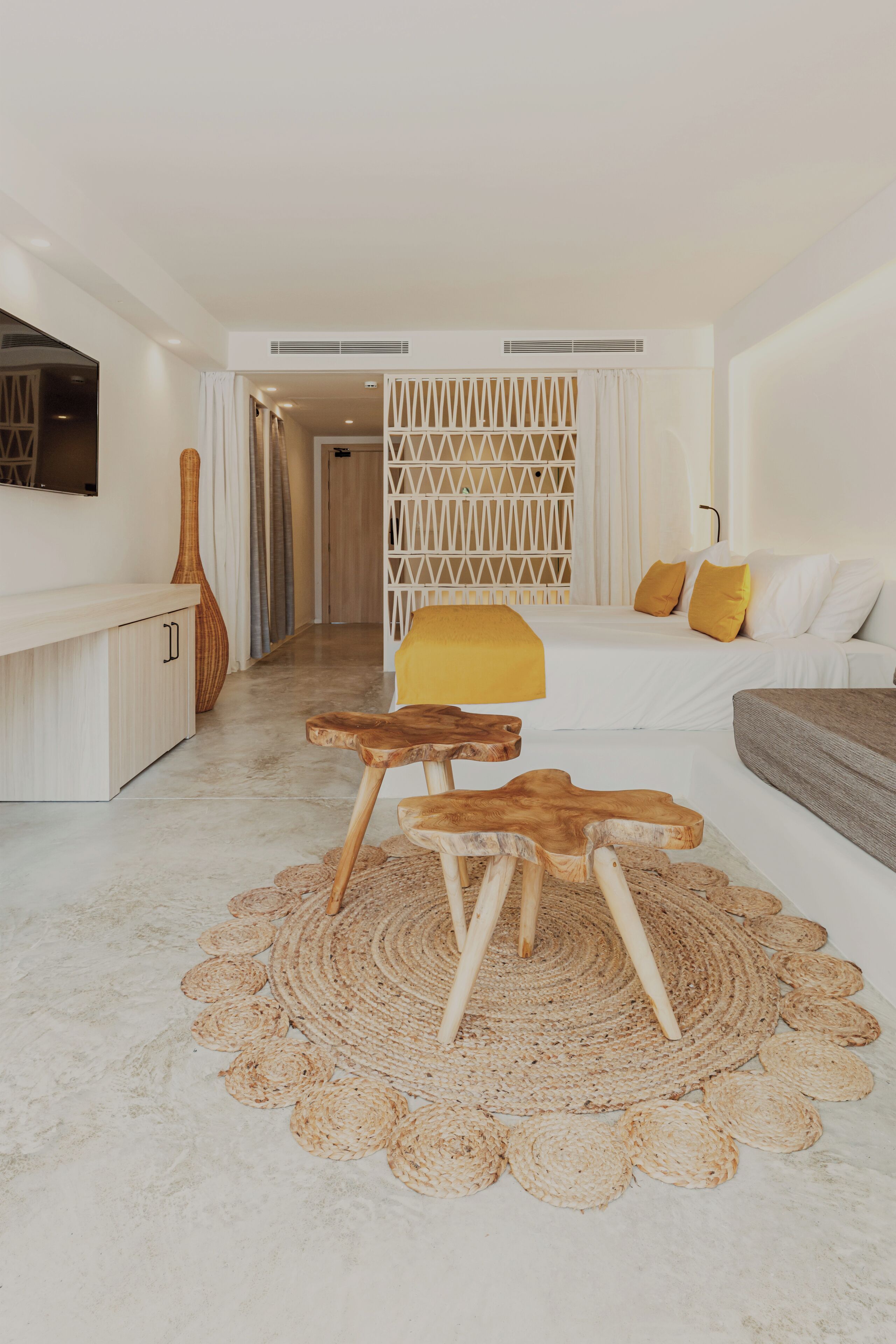 1 bedroom, down duvets, minibar, in-room safe