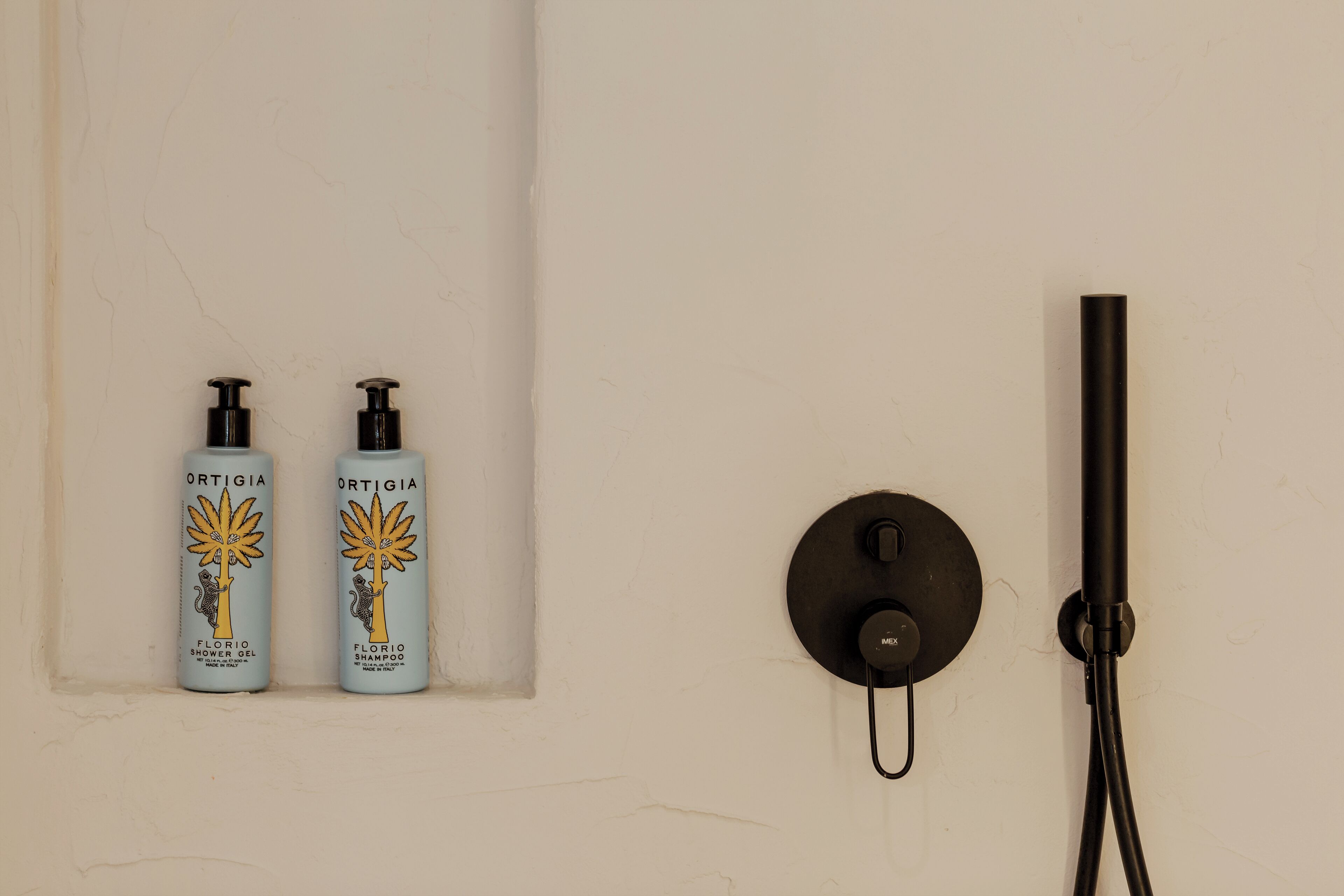 deluxe double room, pool view (boheme) | room amenity