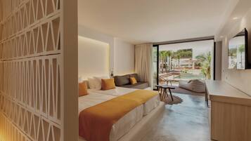 Superior Double Room, Pool Access (Swimup) | Down comforters, minibar, in-room safe, desk