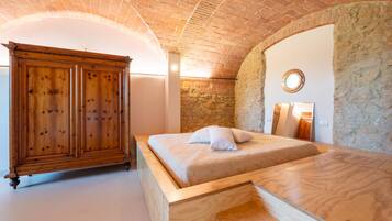 Fer et planche Ă repasser, lit parapluie, Wi-Fi gratuit, draps fournis