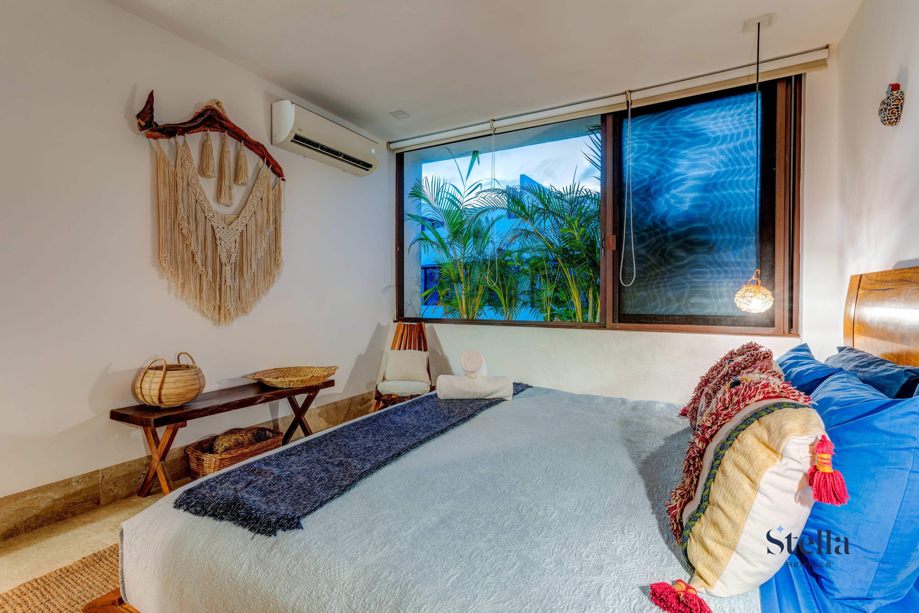 1 dormitorio, tabla de planchar con plancha, wifi y ropa de cama