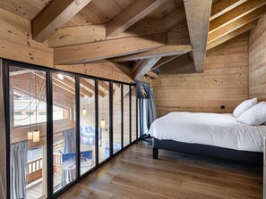 4 bedrooms, free WiFi, bed sheets - Luxury Duplex Near Slopes with Garage and WiFi in Courchevel (Courchevel 1650)