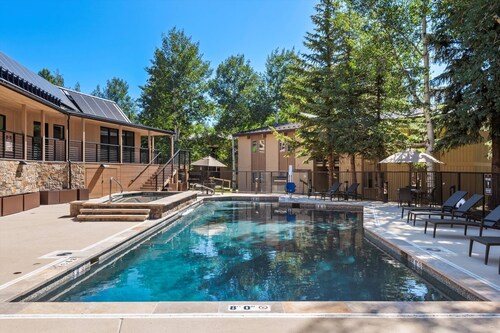 Trail Access to Snowmass! Balcony w/ Views, Pool, Hot Tub, Loft, Wood FP, Steps from Ski Bridge