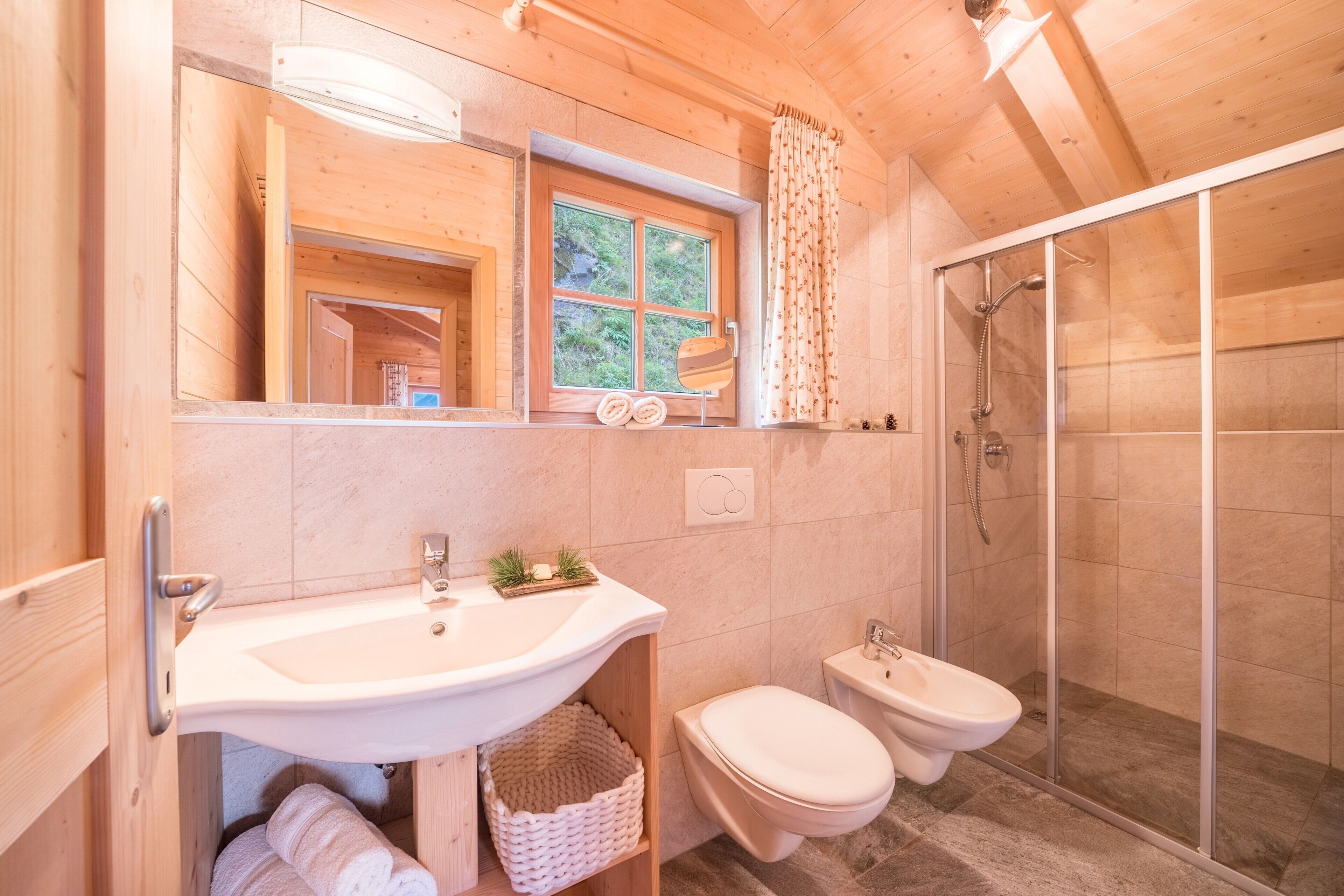 Douche, serviettes fournies