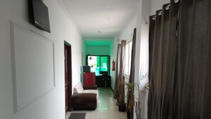 Interior - ADB Rooms Hotel Redstone SouthX 2 (New Delhi)