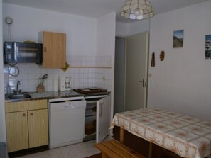 Refrigerador y lavavajillas