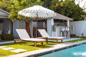 Outdoor dining - Peacock Paradise: Pool, Firepit, Near Airport (Phoenix)