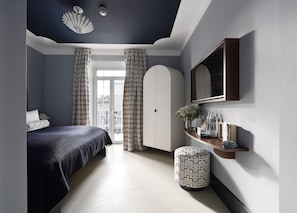 Medium Room with Balcony | Premium bedding, in-room safe, blackout curtains, soundproofing - Numa Salzburg Maximilian (Salzburg)