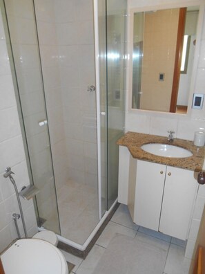 Shower, towels - Ipanema Beach (Rio de Janeiro)